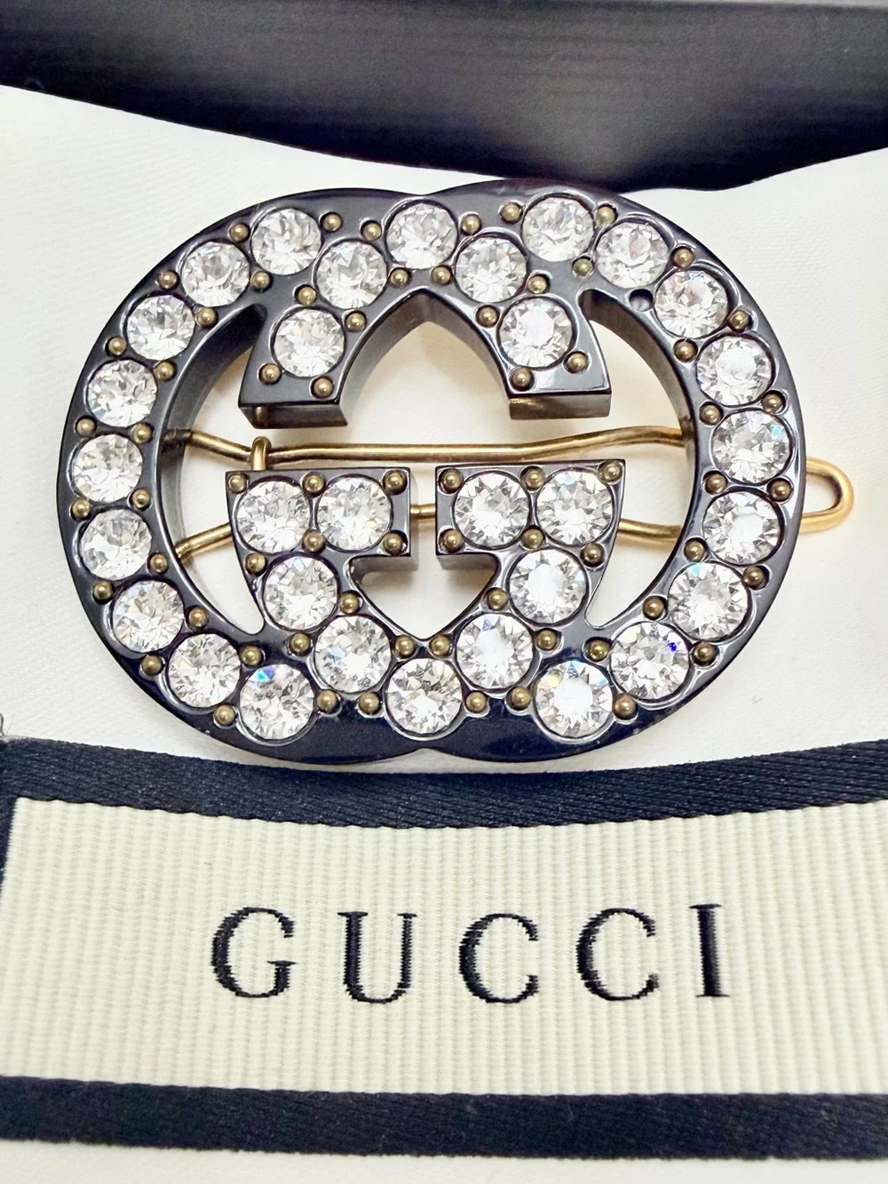 Gucci gg logo